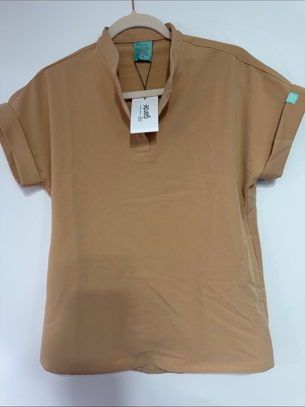 Grade Malade scrub top tan Top size xs